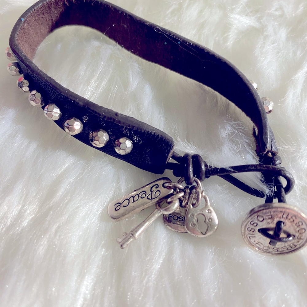 Vintage Fossil leather beaded charm style bracelet